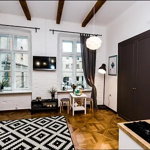 Apartment Dreaming, Lemberg